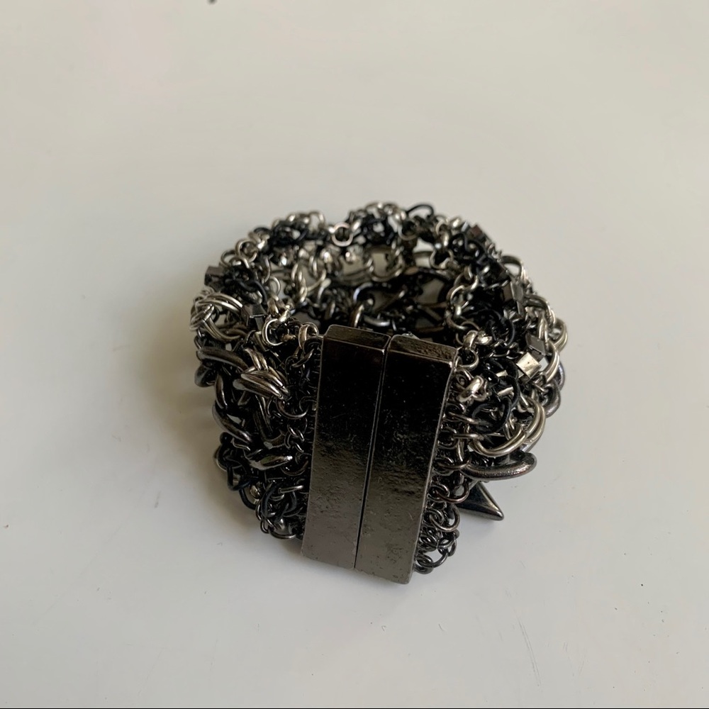 Magnetic bracelet metallic silver